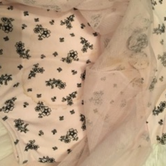 🎁3 for$15🎁Bundle of 2 onesies w/tutu 9 Mo infant - Picture 5 of 5